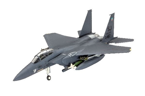 Revell F-15E STRIKE EAGLE & bombs i gruppen SPORT, FRITID & HOBBY / Hobby / Plastmodeller / Flyg/Helikoptrar hos TP E-commerce Nordic AB (A07674)