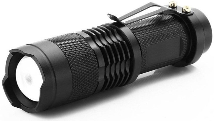 Ficklampa med zoom