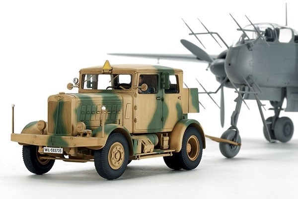 Tamiya 1/48 German Heavy Tractor SS-100