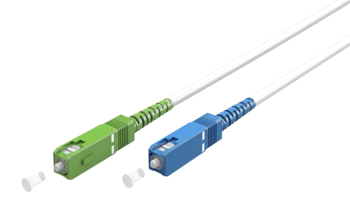 Goobay Fiberoptisk kabel (FTTH), Singlemode (OS2) White, vit (Simplex), 1 m plugg SC-APC (8°) > SC plugg (UPC), halogenfri kabelhölje (LSZH)