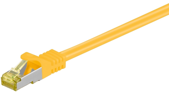 Goobay RJ45 patchkabel S/FTP (PiMF), 500 MHz, med CAT 7 råkabel, gul, 7,5 m LSZH halogenfri kabelhölje, koppar, RJ45-kontakt (CAT 6A)