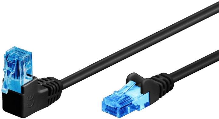 Goobay Patchkabel CAT 6A, 1x 90° vinklad, U/UTP, svart kopparklädd aluminiumtråd (CCA), snäpplås på toppen, 1 m