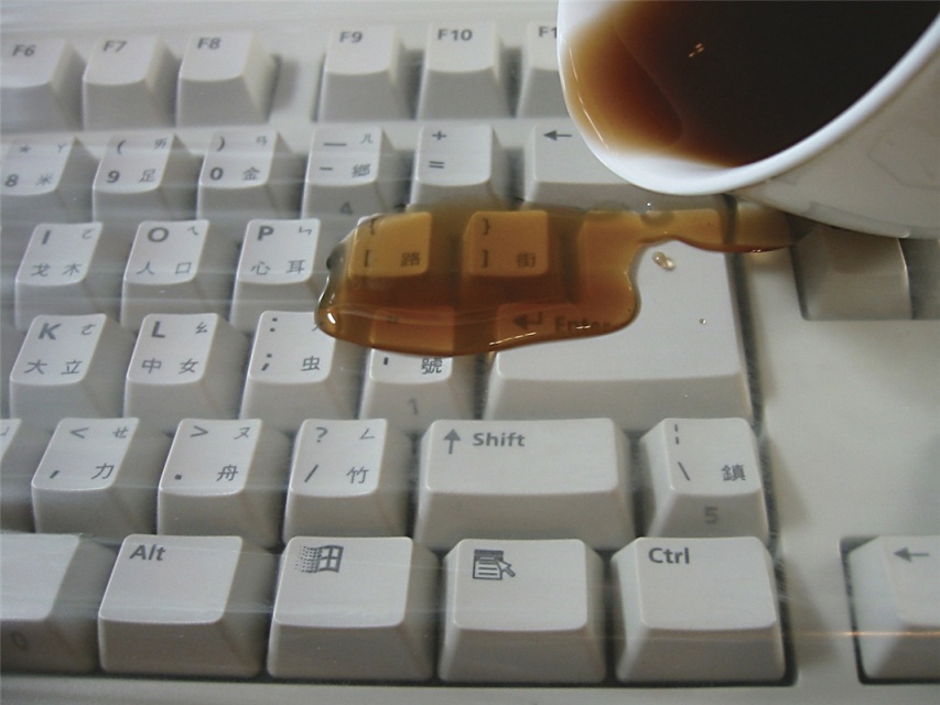 DELTACO Damm och spillskydd för alla typer av tangentbord (TB-1N)