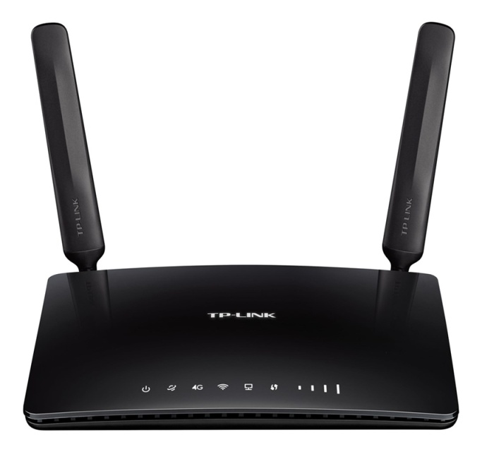 TP-Link trådlös 3G/4G router, 2,4GHz, 300Mbps, 4xLAN/WAN, svart
