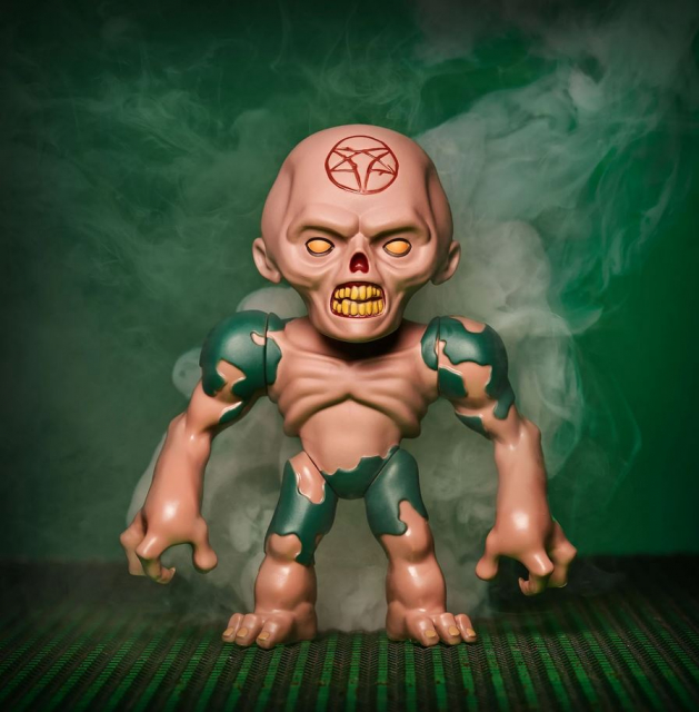 Numskull Doom Figurin Zombie