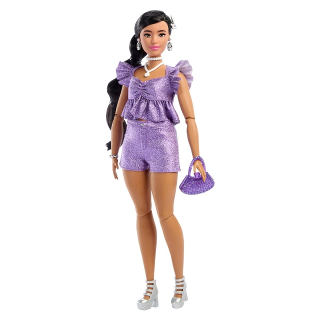 Barbie Indisk docka med lila shorts i Deluxe-stil (JFP43)