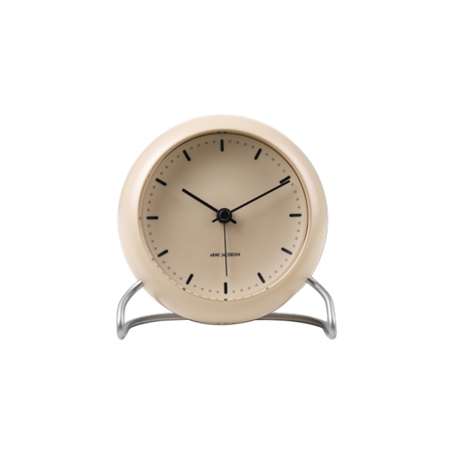 Arne Jacobsen Clocks Arne Jacobsen – City Hall bordsklocka – Ø11 cm – Sand