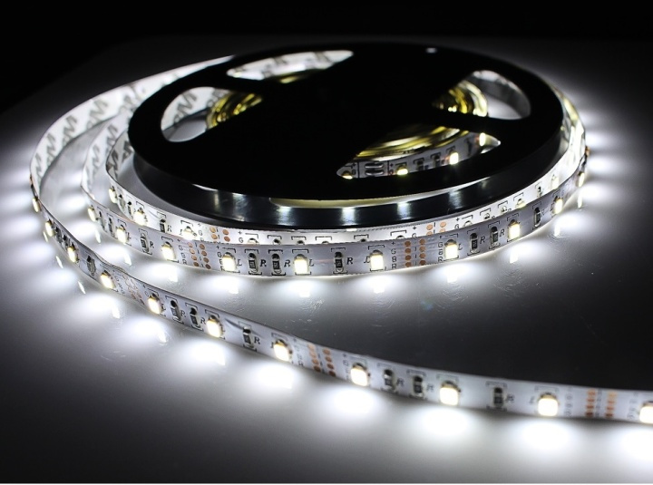 LED-strip, 1 Meter, USB, Kallvit i gruppen HEMELEKTRONIK / Belysning / LED-slingor hos TP E-commerce Nordic AB (38-29294)