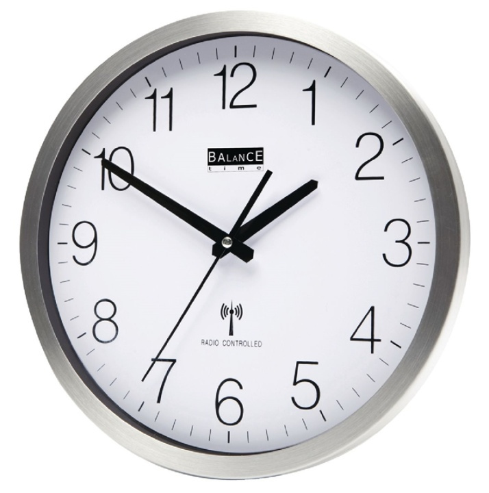 Balance Radiokontrollerad Väggklocka 30 cm Analog Silver/Vit i gruppen HEM, HUSHÅLL & TRÄDGÅRD / Väggklockor & Räkneverk / Väggklockor hos TP E-commerce Nordic AB (38-40039)