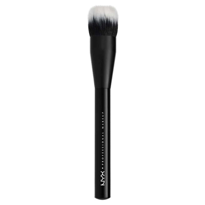 NYX PROF. MAKEUP Pro Dual Fiber Foundation Brush i gruppen SKÖNHET & HÄLSA / Makeup / Verktyg & Sminkset / Borstar & Penslar hos TP E-commerce Nordic AB (38-58594)