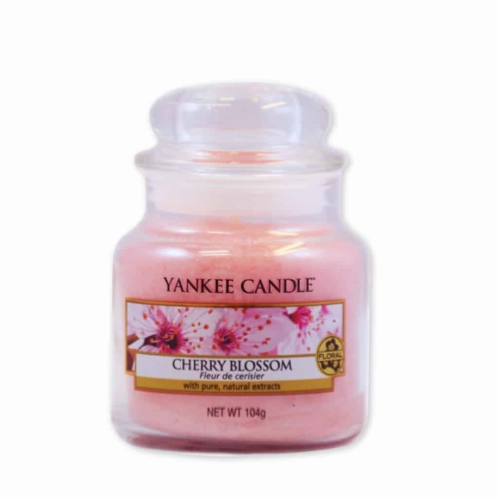 Yankee Candle Classic Small Jar Cherry Blossom Candle 104g i gruppen SKÖNHET & HÄLSA / Doft & Parfym / Övrig doft / Doftljus hos TP E-commerce Nordic AB (38-59348)