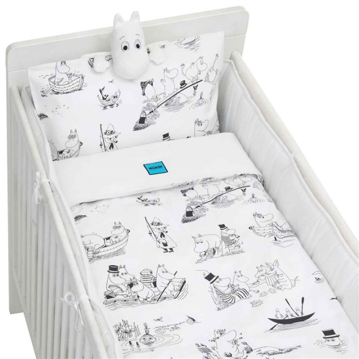 Rätt Start Påslakanset Mumin Skärg. Spjä. i gruppen LEKSAKER, BARN- & BABYPRODUKTER / Barntextilier / Sängkläder / Bäddset för spjälsäng hos TP E-commerce Nordic AB (38-76087)