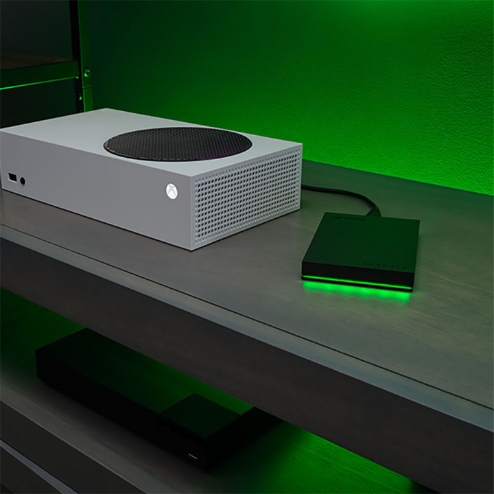 Seagate Xbox Game Drive 4TB till Xbox One och Xbox Series X|S i gruppen HEMELEKTRONIK / Spelkonsoler & Tillbehör / Xbox Series X/S / Tillbehör hos TP E-commerce Nordic AB (38-86832)