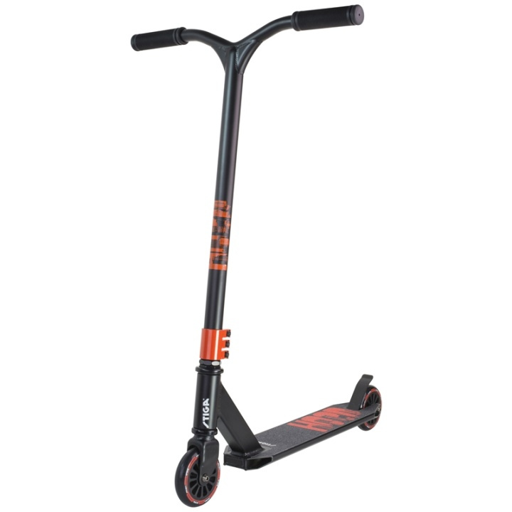 Stiga STR Trick Scooter Hood Black/Red i gruppen LEKSAKER, BARN- & BABYPRODUKTER / Uteleksaker / Cyklar & Sparkcyklar hos TP E-commerce Nordic AB (38-90329)