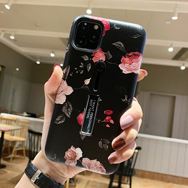 Fashioncase med fingerhållare - iPhone 11 Pro, Flowers i gruppen SMARTPHONE & SURFPLATTOR / Mobilskydd / Apple / iPhone 11 Pro / Skal hos TP E-commerce Nordic AB (38-97542)