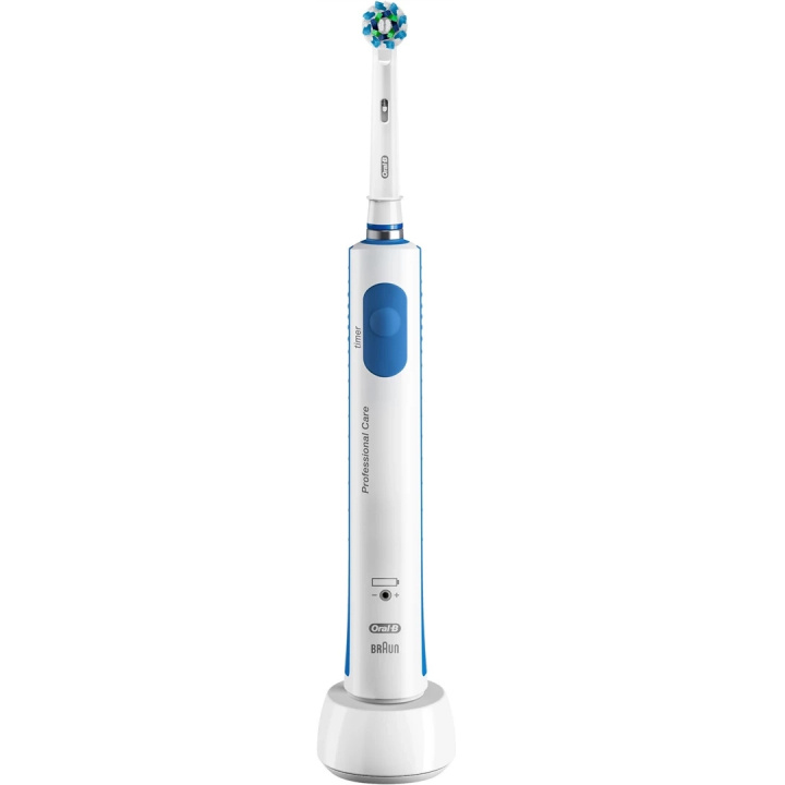 Oral-B Pro 600 CrossAction i gruppen SKÖNHET & HÄLSA / Munvård / Eltandborstar hos TP E-commerce Nordic AB (38-99381)