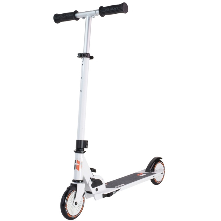 Stiga STR Kick Scooter Track 120-S White/Orange i gruppen LEKSAKER, BARN- & BABYPRODUKTER / Uteleksaker / Sport & Spel hos TP E-commerce Nordic AB (A01055)