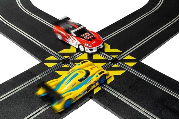 Scalextric rak crossover 90° | LEKSAKER, BARN- & BABYPRODUKTER - Radiostyrt - Bilbanor - Skenor | GameStuff