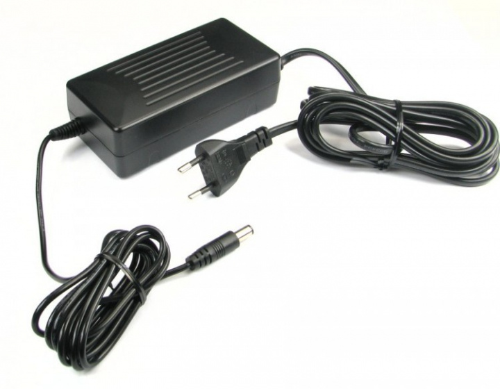 Digital Transformer 4 Amp 15v. EU | LEKSAKER, BARN- & BABYPRODUKTER - Radiostyrt - Bilbanor - Tillbehör | GameStuff