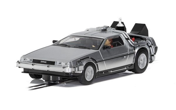 Scalextric DeLorean från Back to the Future 2 i gruppen LEKSAKER, BARN- & BABYPRODUKTER / Radiostyrt / Bilbanor / Bilar hos TP E-commerce Nordic AB (A01394)