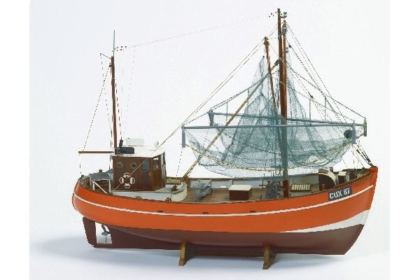 1:33 CUX 87 (Krabbenkutter) -wooden hull i gruppen SPORT, FRITID & HOBBY / Hobby / Trämodeller / Skepp hos TP E-commerce Nordic AB (A05402)