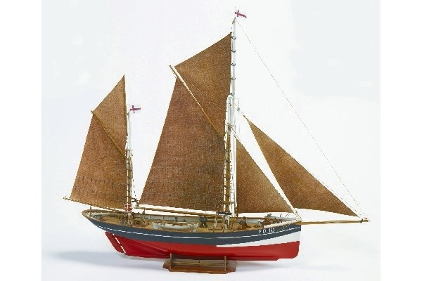 1:50 FD 10 Yawl -Wooden hull i gruppen SPORT, FRITID & HOBBY / Hobby / Trämodeller / Skepp hos TP E-commerce Nordic AB (A05428)