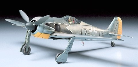 Tamiya 1/48 FOCKE WULF FW190 A3 i gruppen SPORT, FRITID & HOBBY / Hobby / Plastmodeller / Flyg/Helikoptrar hos TP E-commerce Nordic AB (A06213)