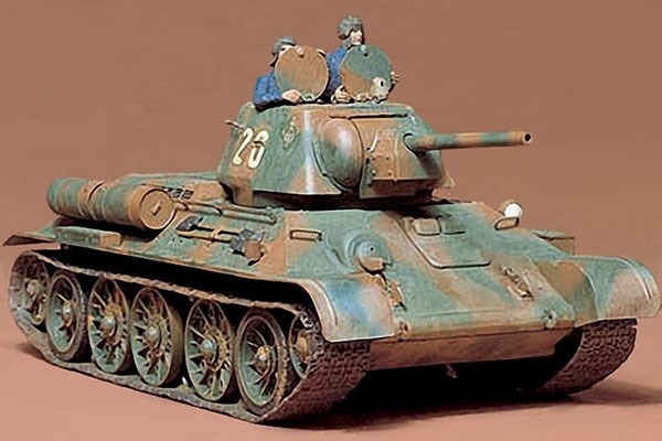 Tamiya 1/35 T34/76 RUSSISK TANK i gruppen SPORT, FRITID & HOBBY / Hobby / Plastmodeller / Militärfordon (Land) hos TP E-commerce Nordic AB (A06261)