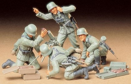 Tamiya 1/35 TYSK INFANTERI MORTER TEAM i gruppen SPORT, FRITID & HOBBY / Hobby / Plastmodeller / Figurer hos TP E-commerce Nordic AB (A06306)