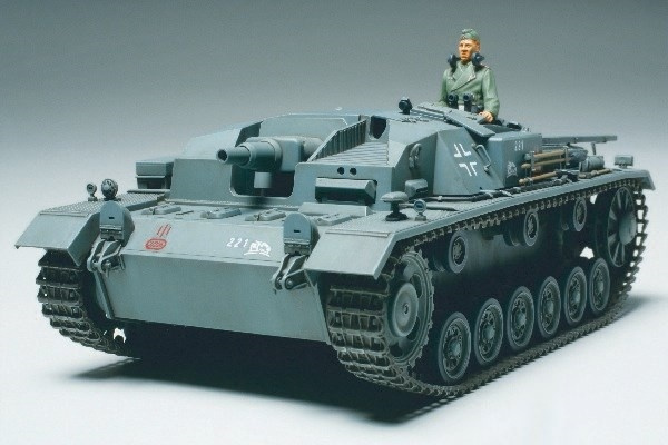 Tamiya 1/35 GERMAN STURMGESCHUTZ III i gruppen SPORT, FRITID & HOBBY / Hobby / Plastmodeller / Militärfordon (Land) hos TP E-commerce Nordic AB (A06355)