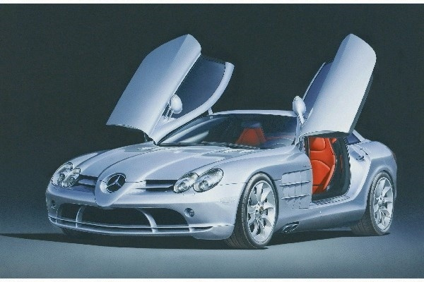 Tamiya 1/24 Mercedes-Benz SLR McLaren i gruppen SPORT, FRITID & HOBBY / Hobby / Plastmodeller / Bilar hos TP E-commerce Nordic AB (A06431)