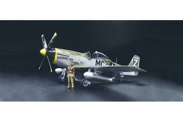 Tamiya 1/32 P-51 Mustang i gruppen SPORT, FRITID & HOBBY / Hobby / Plastmodeller / Flyg/Helikoptrar hos TP E-commerce Nordic AB (A06508)