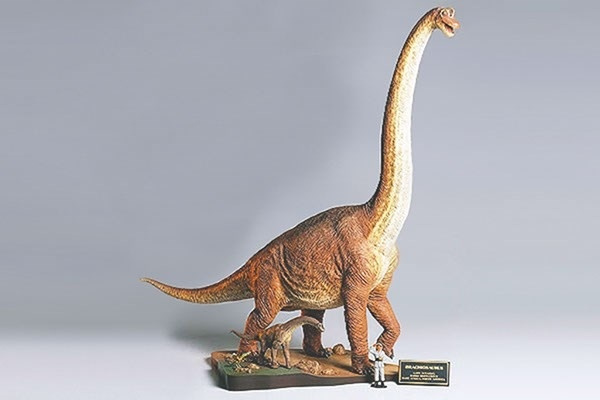 Tamiya 1/35 Brachiosaurus Diorama i gruppen SPORT, FRITID & HOBBY / Hobby / Plastmodeller / Diverse hos TP E-commerce Nordic AB (A06720)