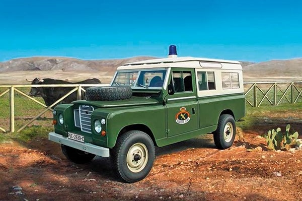 Italeri 1:35 LAND ROVER 109 \'Guardia Civil i gruppen SPORT, FRITID & HOBBY / Hobby / Plastmodeller / Militärfordon (Land) hos TP E-commerce Nordic AB (A07145)