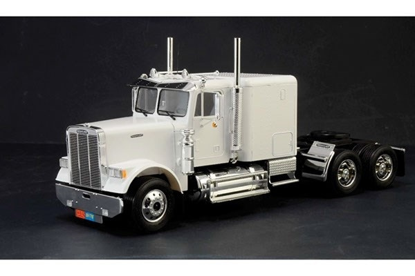 Italeri 1:24 Freightliner FLD 120 Special i gruppen SPORT, FRITID & HOBBY / Hobby / Plastmodeller / Bilar hos TP E-commerce Nordic AB (A07198)