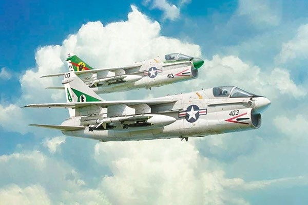 Italeri 1:72 A-7E Corsair II i gruppen SPORT, FRITID & HOBBY / Hobby / Plastmodeller / Flyg/Helikoptrar hos TP E-commerce Nordic AB (A07201)