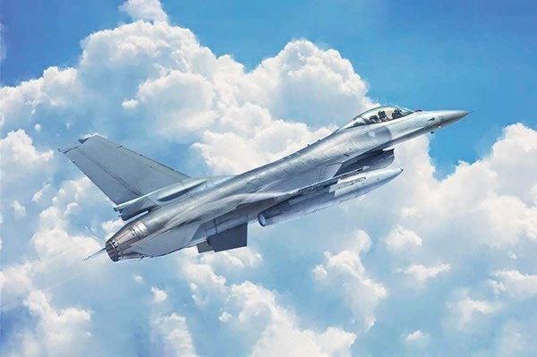 Italeri 1:48 F-16A Fighting Falcon i gruppen SPORT, FRITID & HOBBY / Hobby / Plastmodeller / Flyg/Helikoptrar hos TP E-commerce Nordic AB (A07205)