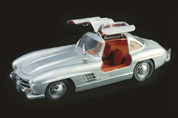 Italeri 1:16 MERCEDES-BENZ 300 SL GULLWING i gruppen SPORT, FRITID & HOBBY / Hobby / Plastmodeller / Bilar hos TP E-commerce Nordic AB (A07233)