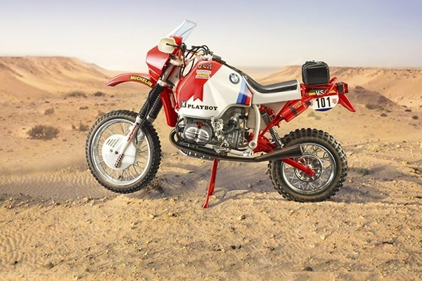 Italeri 1:9 B.M.W. 1000 Dakar 1985 i gruppen SPORT, FRITID & HOBBY / Hobby / Plastmodeller / Motorcyklar hos TP E-commerce Nordic AB (A07310)