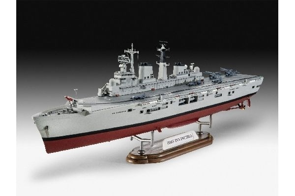 Revell 1:700 HMS Invincible (Falkland War) i gruppen SPORT, FRITID & HOBBY / Hobby / Plastmodeller / Skepp hos TP E-commerce Nordic AB (A07784)