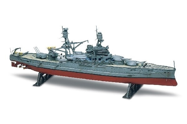 Revell USS Arizona Battleship i gruppen SPORT, FRITID & HOBBY / Hobby / Plastmodeller / Skepp hos TP E-commerce Nordic AB (A07946)