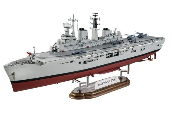 Revell 1:700 Model Set HMS Invincible (Falkland War) i gruppen SPORT, FRITID & HOBBY / Hobby / Plastmodeller / Startkit/Gåvoset hos TP E-commerce Nordic AB (A08133)