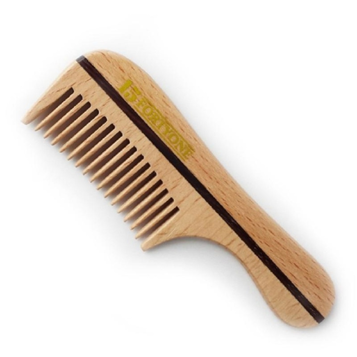 1541 London Wooden Moustache/Beard Comb Natural Beechwood i gruppen SKÖNHET & HÄLSA / Hår & Styling / Rakning & Trimning / Skäggkammar & Rakborstar hos TP E-commerce Nordic AB (A10193)