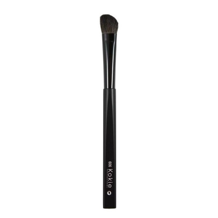 Kokie Cosmetics Kokie Angled Eye Shader Brush BR606 i gruppen SKÖNHET & HÄLSA / Makeup / Verktyg & Sminkset / Borstar & Penslar hos TP E-commerce Nordic AB (A11151)