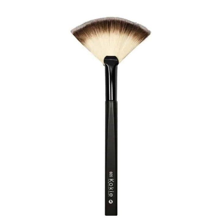 Kokie Fan Brush BR605 i gruppen SKÖNHET & HÄLSA / Makeup / Verktyg & Sminkset / Borstar & Penslar hos TP E-commerce Nordic AB (A11266)