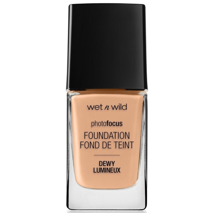 Wet n Wild Photo Focus Dewy Foundation - Classic Beige i gruppen SKÖNHET & HÄLSA / Makeup / Basmakeup / Foundation hos TP E-commerce Nordic AB (A13213)