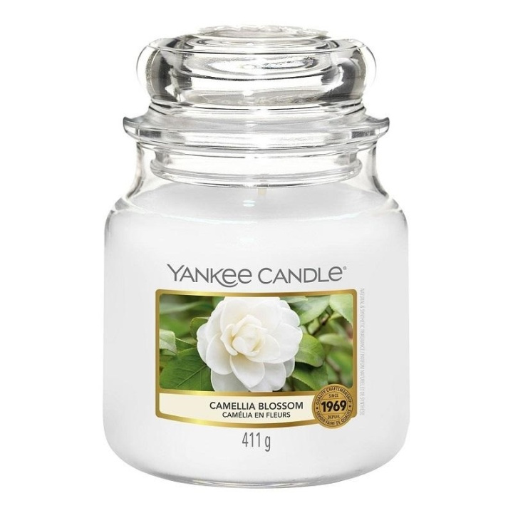 Yankee Candle Classic Medium Jar Camellia Blossom 411g i gruppen SKÖNHET & HÄLSA / Doft & Parfym / Övrig doft / Doftljus hos TP E-commerce Nordic AB (A13279)