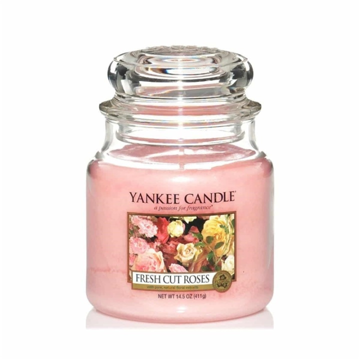 Yankee Candle Classic Medium Jar Fresh Cut Roses 411g i gruppen SKÖNHET & HÄLSA / Doft & Parfym / Övrig doft / Doftljus hos TP E-commerce Nordic AB (A13283)