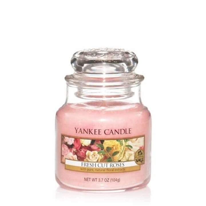 Yankee Candle Classic Small Jar Fresh Cut Roses 104g i gruppen SKÖNHET & HÄLSA / Doft & Parfym / Övrig doft / Doftljus hos TP E-commerce Nordic AB (A13308)