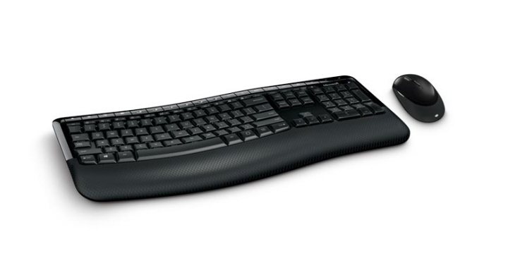 Microsoft Wireless Comfort Desktop 5050 tangentbord RF Trådlös QWERTY Nordic Sva i gruppen DATORER & KRINGUTRUSTNING / Möss & Tangentbord / Tangentbord / Trådlösa hos TP E-commerce Nordic AB (A15650)